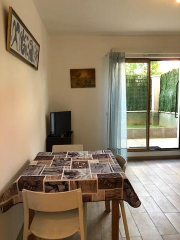 Logement Entier 2 Pieces Parking 5'Metro Saint-Denis (Seine-Saint-Denis) Exterior foto